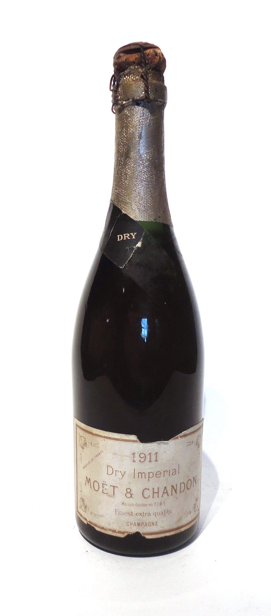 Moet & Chandon 1911, vintage champagne U: 2.5cm, nicks to label, foil to cork missing