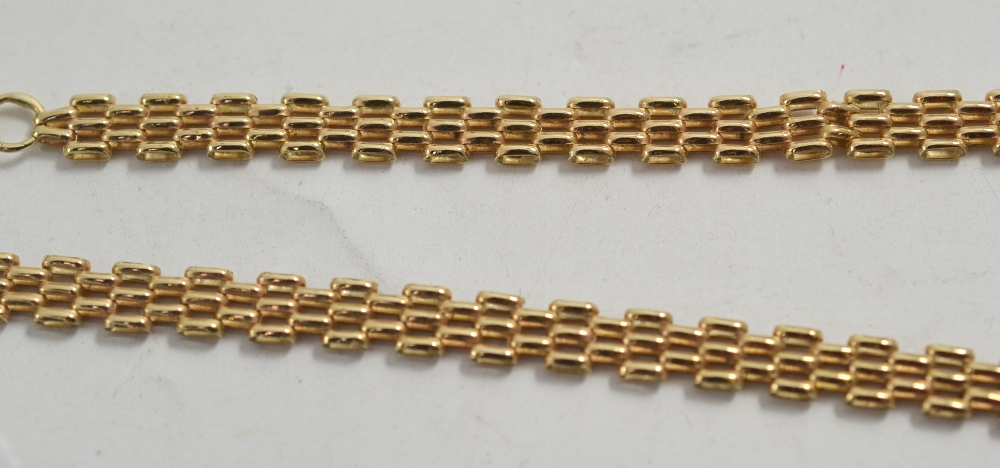 A 9ct gold brick link necklace