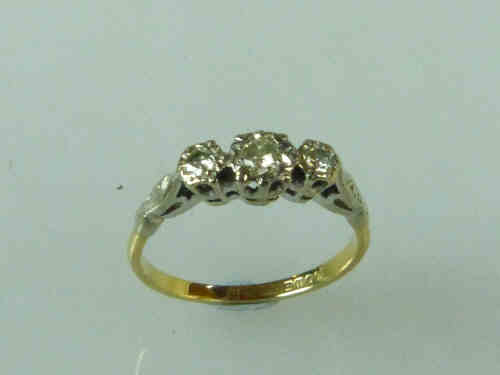 Three Stone Diamond and 18ct Gold Ring, Size Q