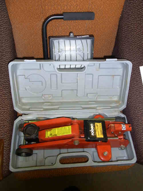 Rolson 2 Tonne Hydraulic Trolley Jack and Inspection Lamp