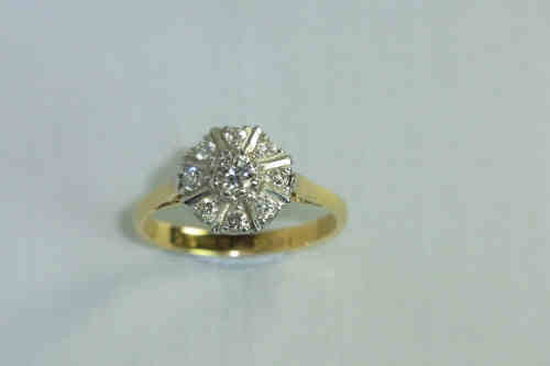 18kt Gold Nine Stone Diamond Cluster Ring