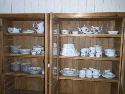 Collection of 223 Pieces of Royal Worcester Evesham Dinner and Tea Wares, including tureens, flan