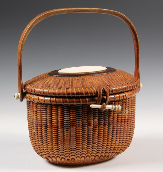 NANTUCKET COVERED BASKET - Lovely Nantucket Ladies Oval Pocketbook with domed cover, central ivory