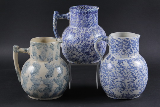 (3 PCS) SPONGEWARE - 19th c Stoneware Cider Pitchers in typical bulbous form with collar top &