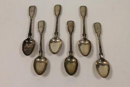 Six silver teaspoons, London 1920. (6) CONDITION REPORT: Good condition.