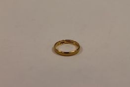 A 22ct gold wedding band, 3.4g. CONDITION REPORT: Good condition.