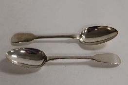 A pair of silver table spoons, London 1831. (2) CONDITION REPORT: Good condition.