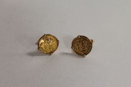 A pair of gold half Sovereign cufflinks - 1909 & 1913. (2) CONDITION REPORT: Good condition, mounted