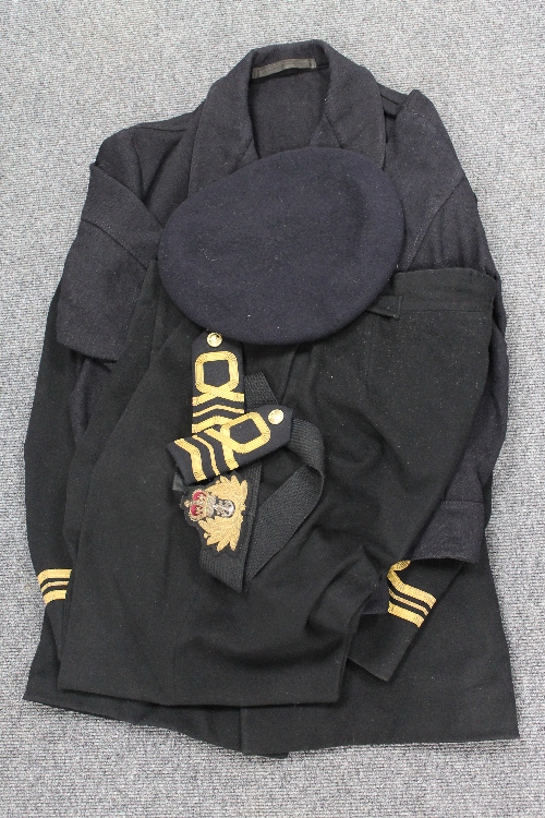 A mid-twentieth century Royal Navy dress uniform. CONDITION REPORT: Good condition.