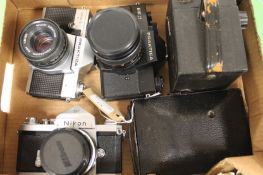 A Kamera-Werkstatten, together with four other cameras. (5) Lot comprises-Kamera-Werkstatten,