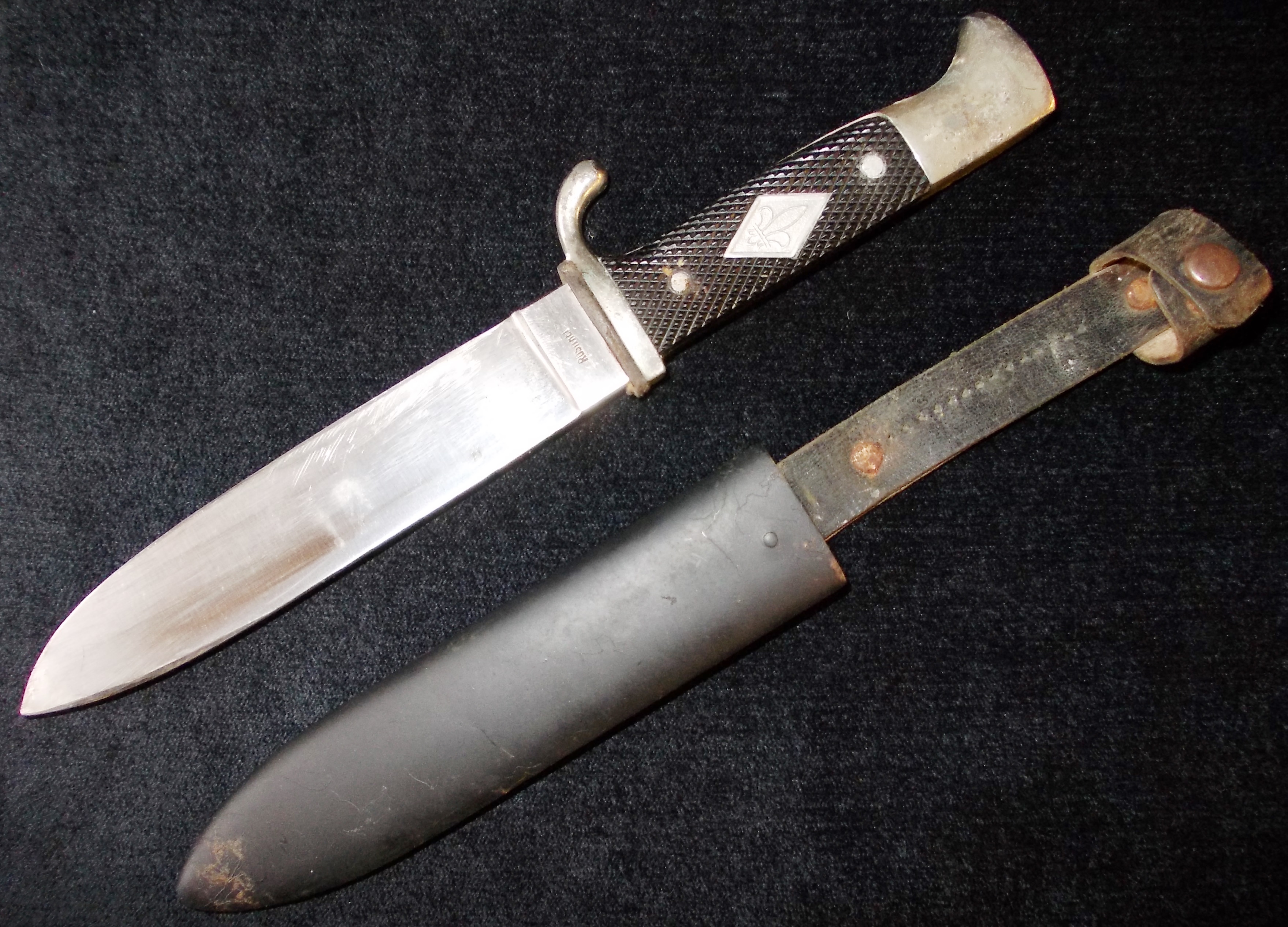 German. Scout knife in the style of the German Hitler Jugend knife. Blade marked Doppelreh