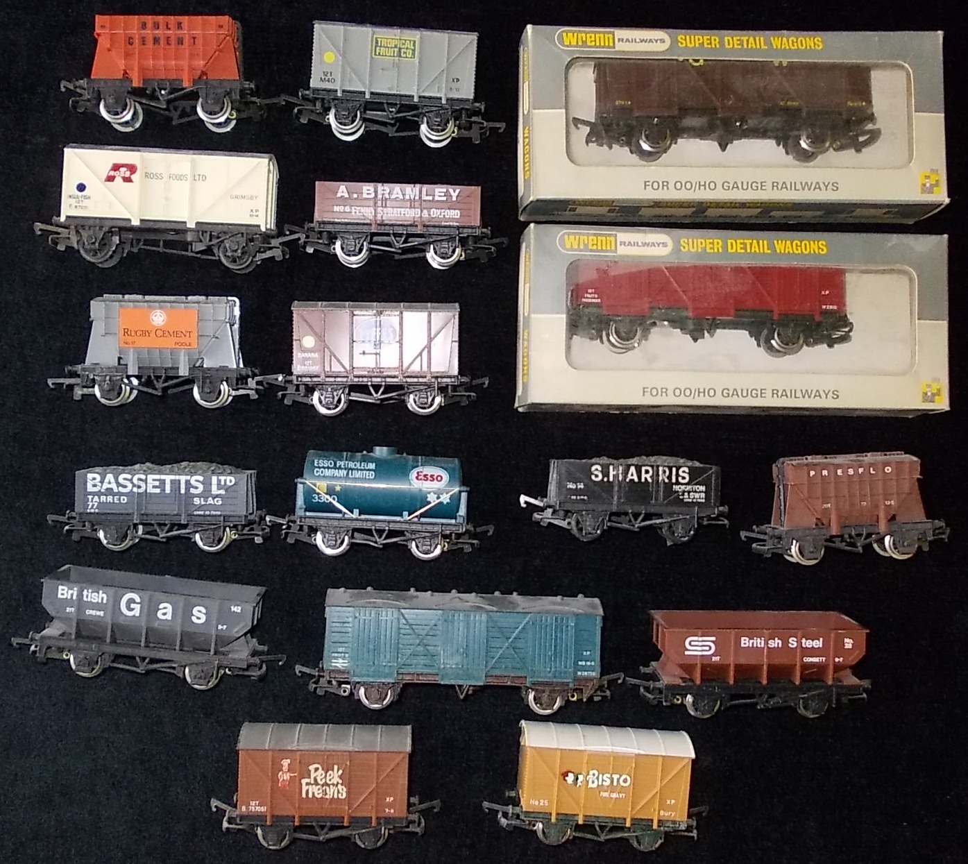 (17) Wrenn. Various rolling stock. 2 boxed.