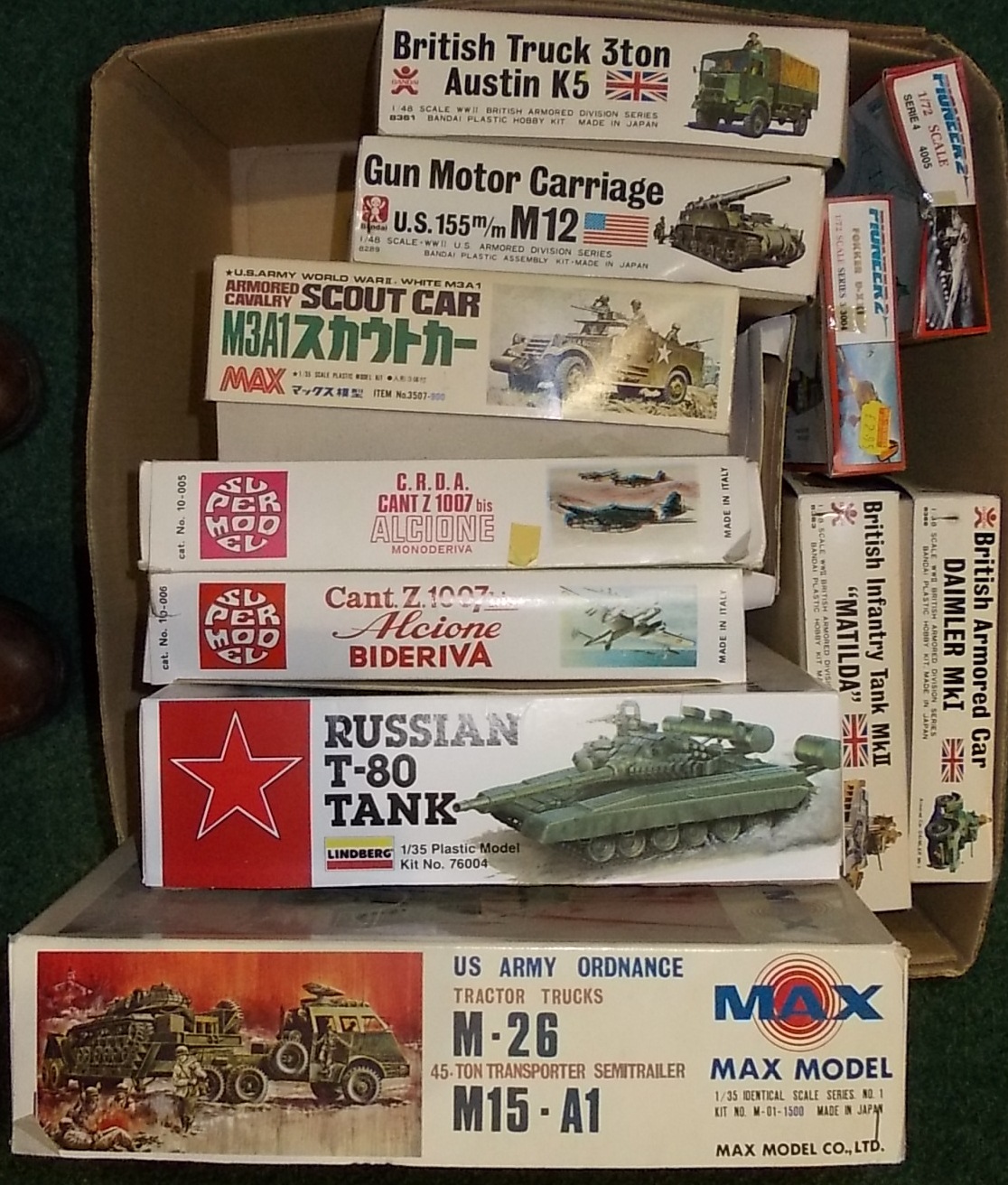 (11) Box of various plastic construction kits. Boxed but may not be complete.