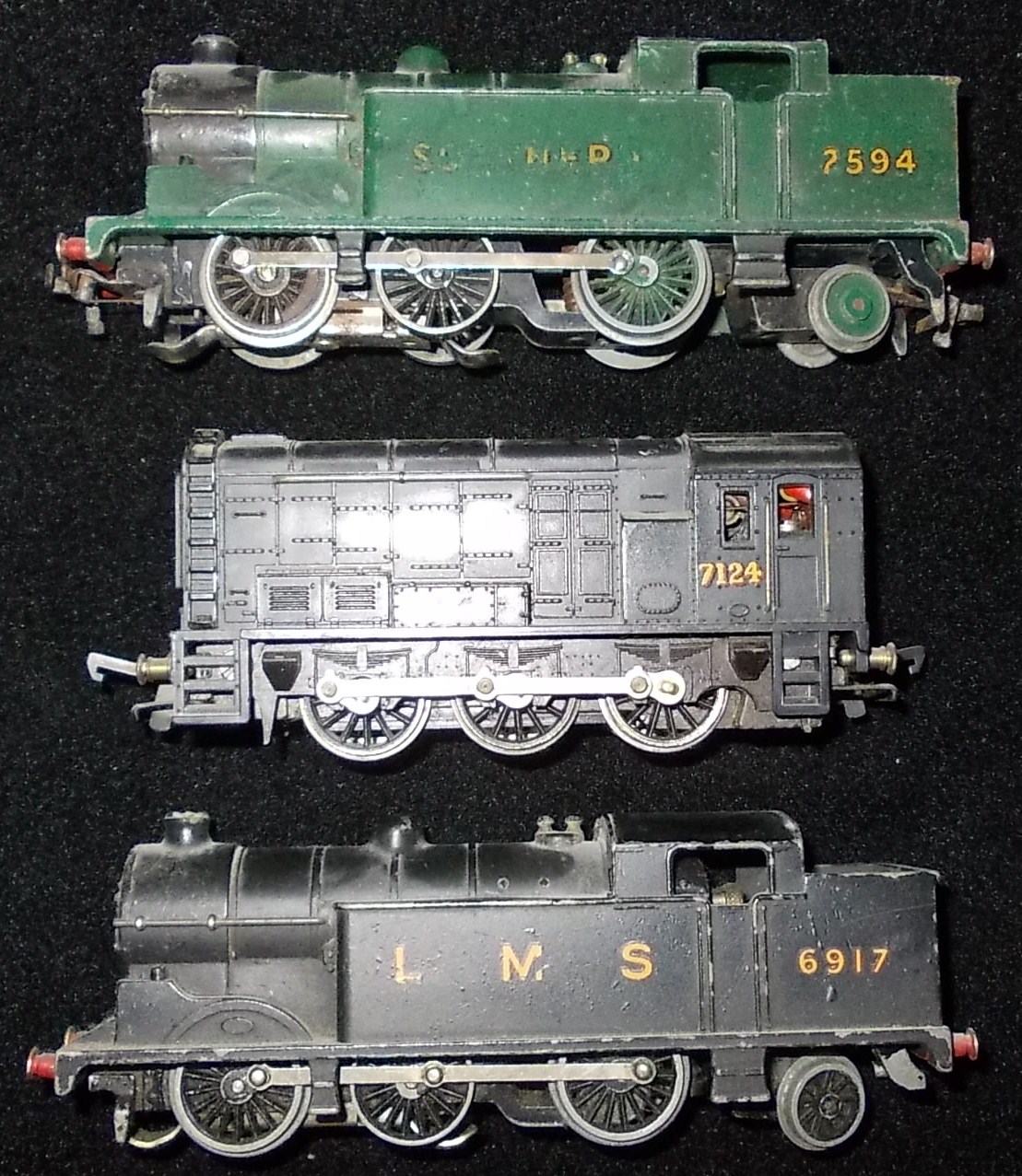 (3) Hornby Dublo. 0-6-2T loco. 6917, black, L.M.S.; 0-6-2T loco. 2594, green, S.R.; 0-4-0 diesel