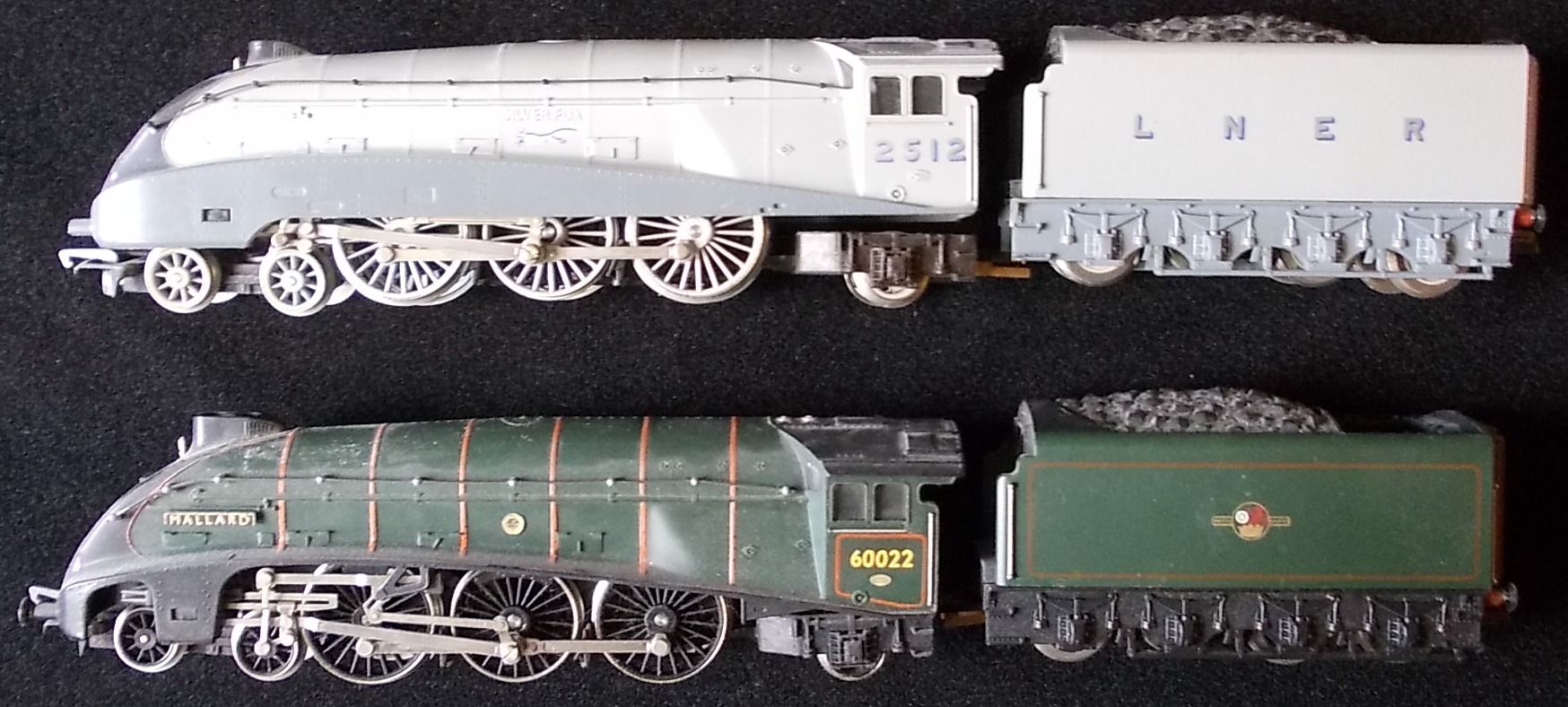 (2) Hornby. 4-6-2 loco & tender. 2512 ‘Silver Fox’, silver, L.N.E.R.; 4-6-2 loco & tender. 60022 ‘