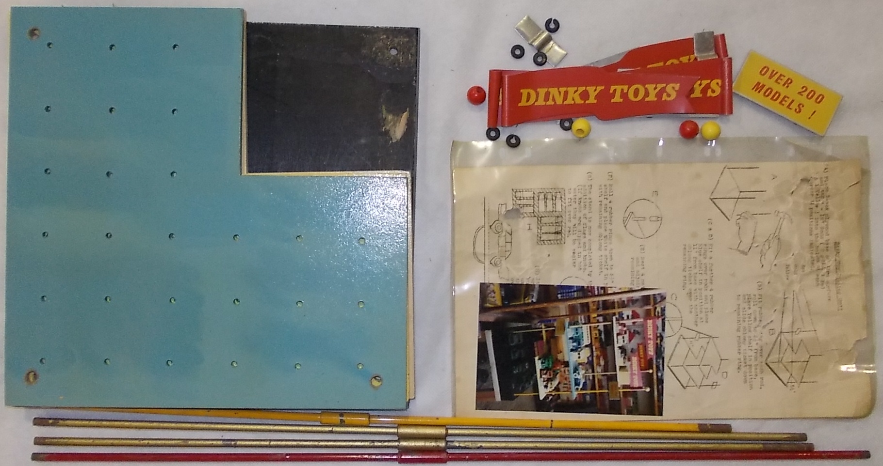 Dinky. Shop display unit, with instructions.