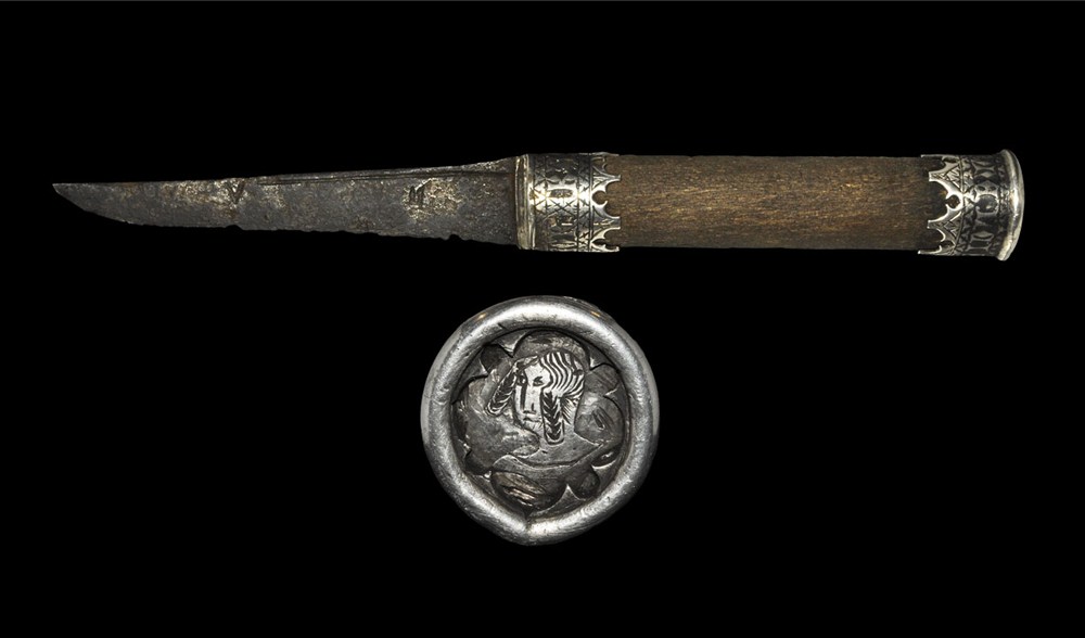 Medieval Iron Knife with Calligraphic Silver Fittings 14th-15th century AD . A single-edged