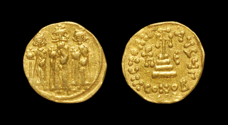 Byzantine Heraclius - Victory Gold Solidus 610-641 AD, Constantinople. Obv: Heraclius, crowned,