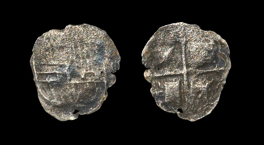 World Spain - Philip II or III - Mexico - Rill Cove Shipwreck Cob 2 Reals Before 1618 AD. Obv: arms