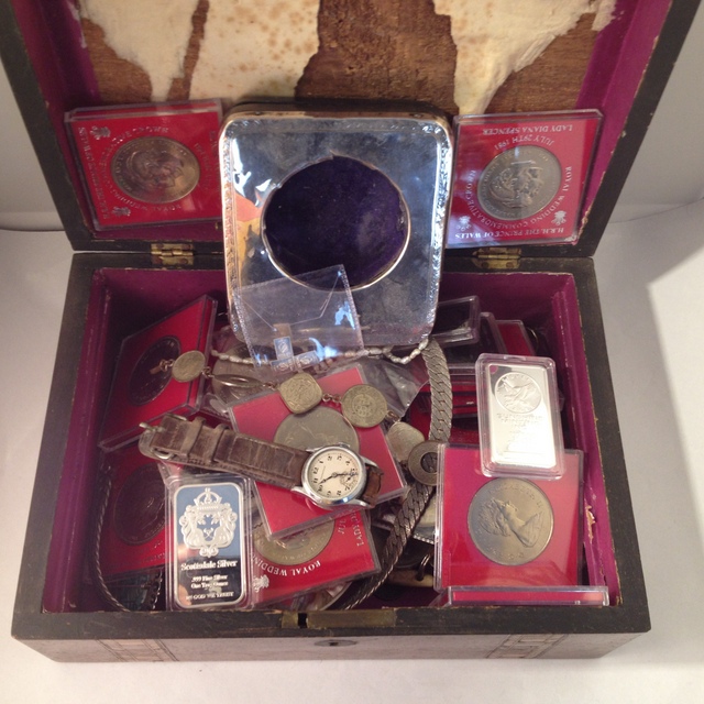 Jewellery box containing Mixed silver and other items