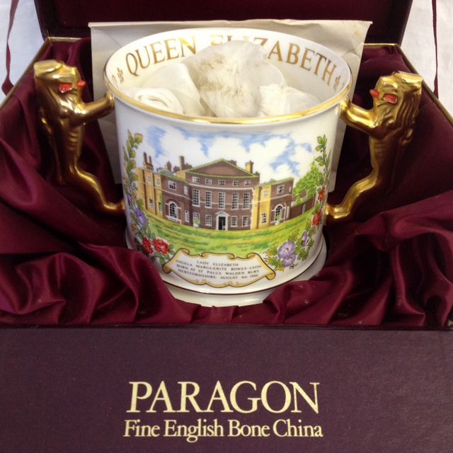 Large Paragon porcelain twin handled commemorative mug "Queen Mothers" 80th birthday 1980 limited