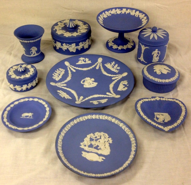 10 pieces of Wedgwood Jasperware