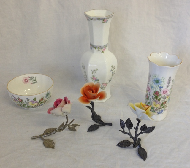 Collection Aynsley / Capodimonte vases / roses