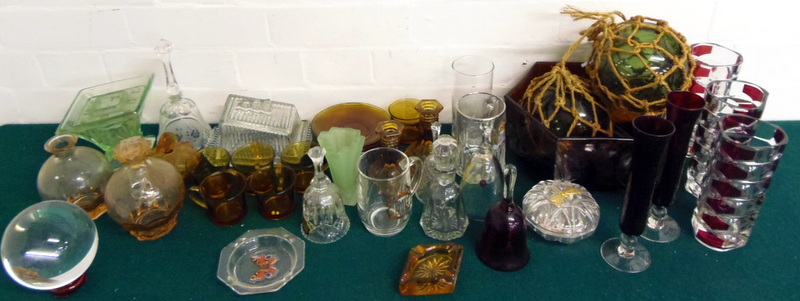 Mixed lot of glass