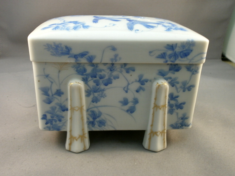 A Japanese signed porcelain lidded box