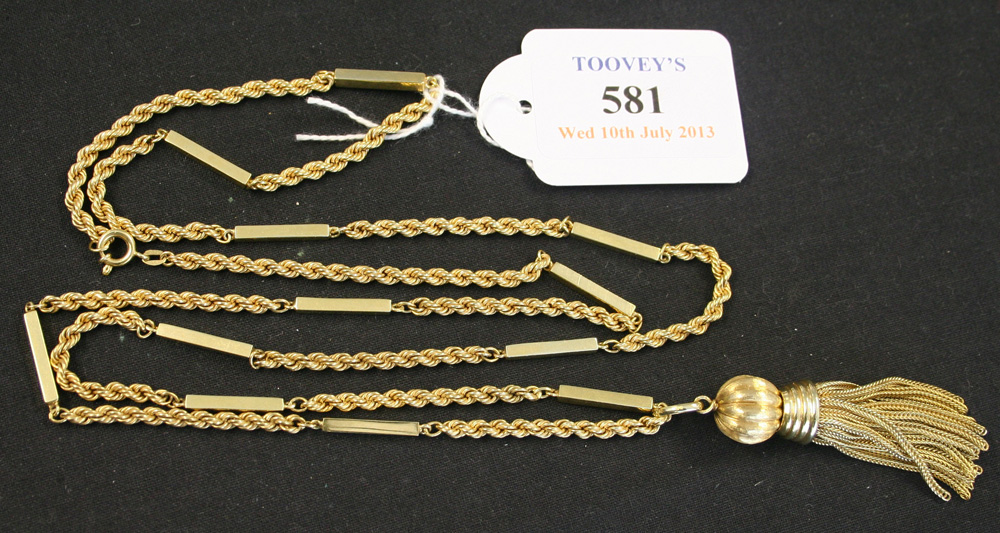 A 14ct gold bar and ropetwist link neckchain, the front with a 14ct gold pendant tassel drop.