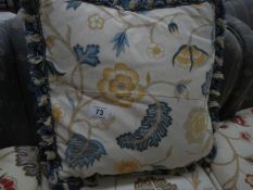 6 good quality floral patterned cushions
