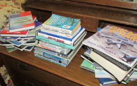 A large quantity of aeronautical books