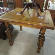 A draw leaf table