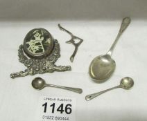 2 silver salt spoons, a silver teaspoon and a small silver photo frame (base a/f)