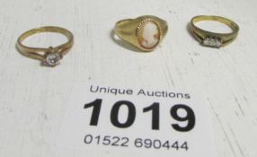 3 9ct gold rings including Cameo