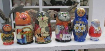 6 Russian nesting dolls