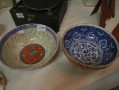 2 Oriental bowls