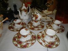 32 pieces of Royal Albert Old Country Roses teaware