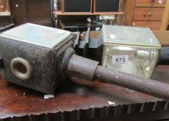 2 carriage lamps