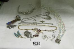 A mixed lot of jewellery including diamonte, crystal etc