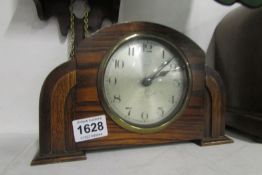 A mantel clock