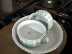 A wash bowl and 2 chamber pots a/f