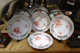 A mixed lot of plates including ribbon and Davenport