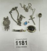 A mixed lot of silver jewellery including brooch, stick pin etc