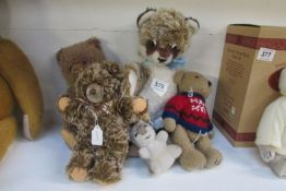 5 Steiff bears with buttons