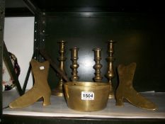 2 pair of brass candlesticks, a brass saucepan and brass shoes