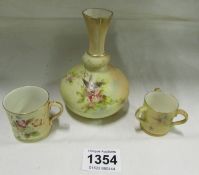 A Worcester vase, loving cup and small coffee can