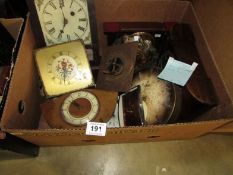 A quantity of vintage mantel clocks