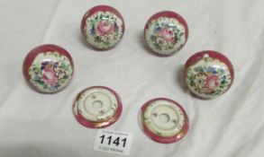 4 porcelain door knobs