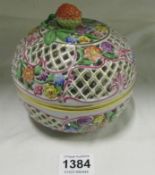A Continental porcelain lidded bowl